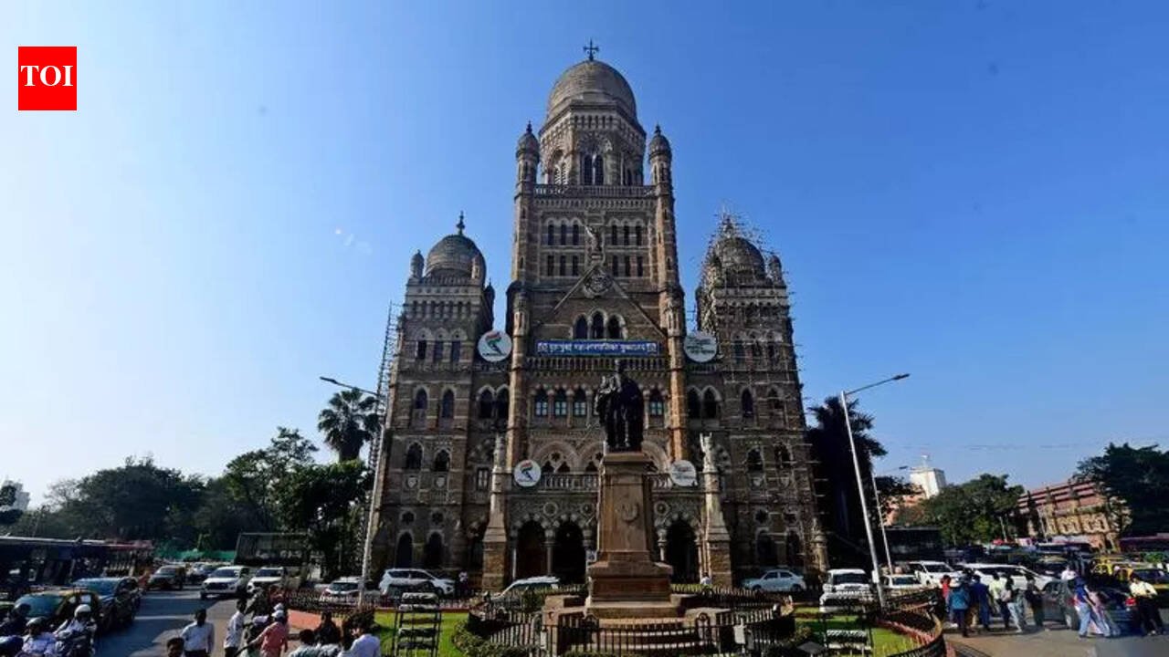 Sewage and floating waste mix with nullah water and get discharged directly into sea from Gazdhar Bandh pumping station in Mumbai, alleges BMC corporator | Mumbai News