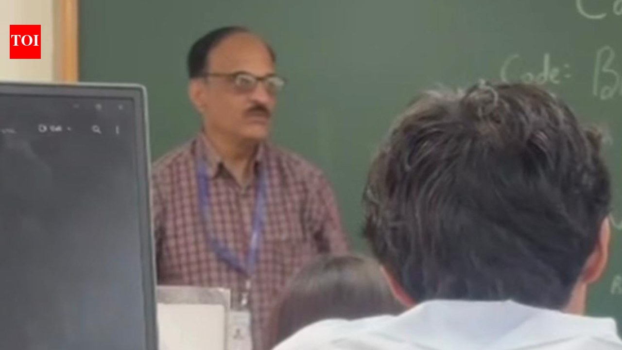'Sharm nahi aati tumko': Bengaluru professor who called student 'terrorist' 13 times suspended | Bengaluru News