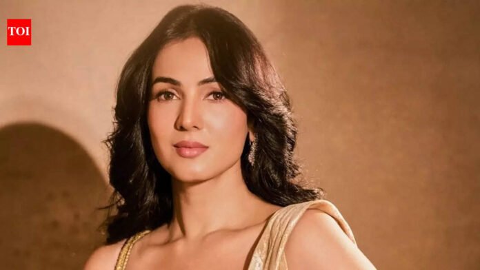 Sonal Chauhan pens note seeking help from PM Narendra Modi as she gets stranded in Dubai amidst middle-east tensions | Hindi Movie News