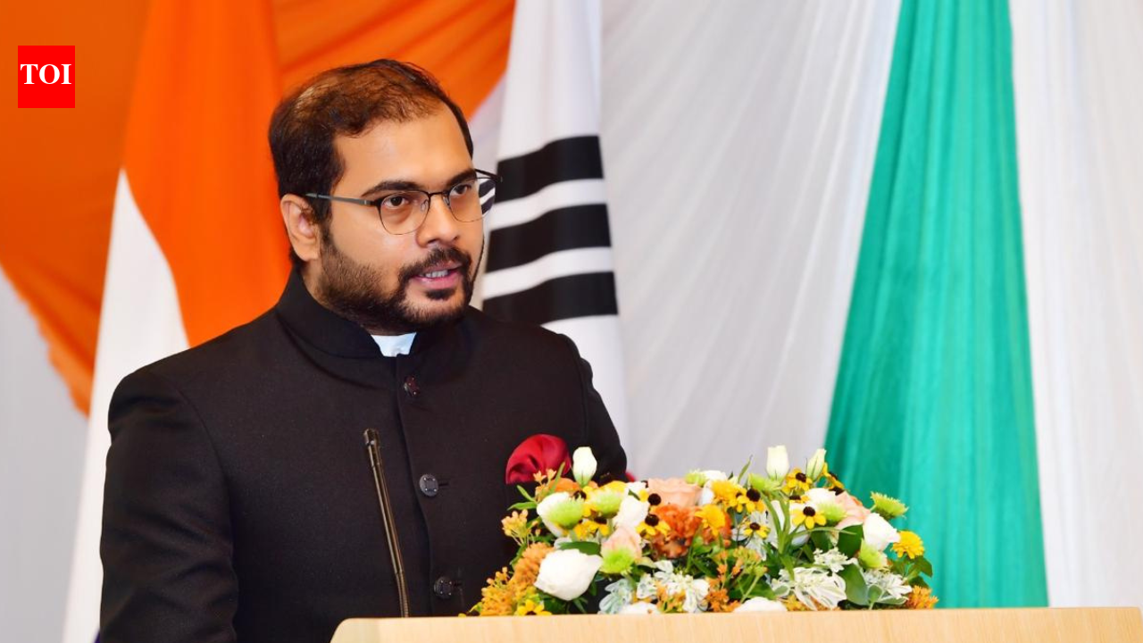 Swapnil Thorat assumes charge as Mumbai regional passport officer | Mumbai News