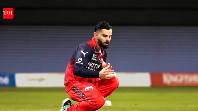 Virat Kohli drops sitter vs SRH, Anushka Sharma's reaction goes viral - Watch | Cricket News