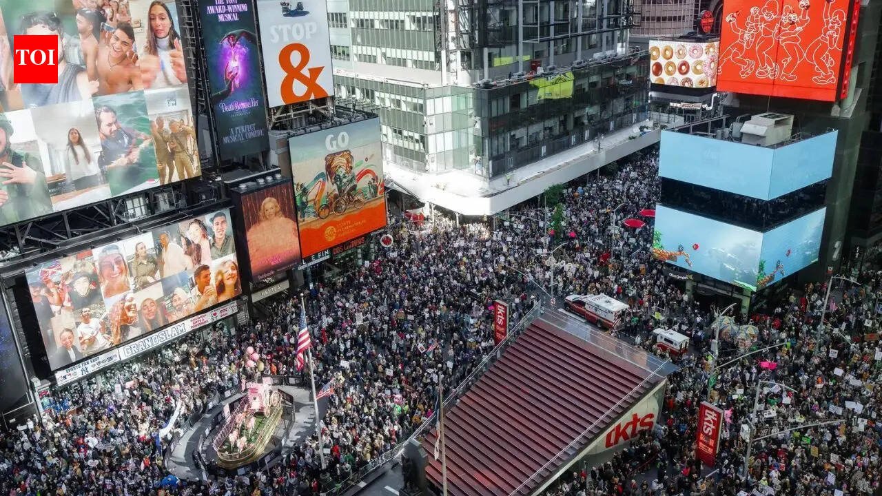 ‘Put down the crown, clown’: ‘No Kings’ protests see thousands across US rallying against Trump