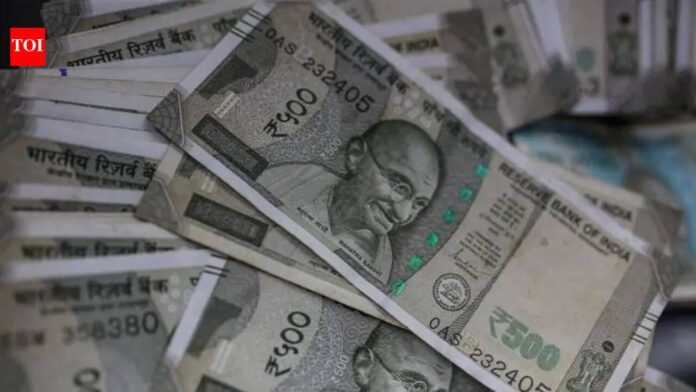 3 GRP cops dismissed from service for threatening and extorting money from jeweller at Mumbai Central Terminus in 2025 | Mumbai News