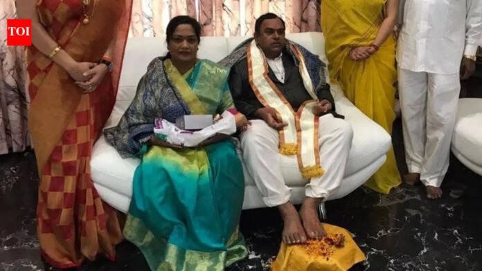 Ashok Kharat: Rape accused Nashik 'godman' Ashok Kharat's wife on the run, son detained; fresh land fraud case filed | Nashik News