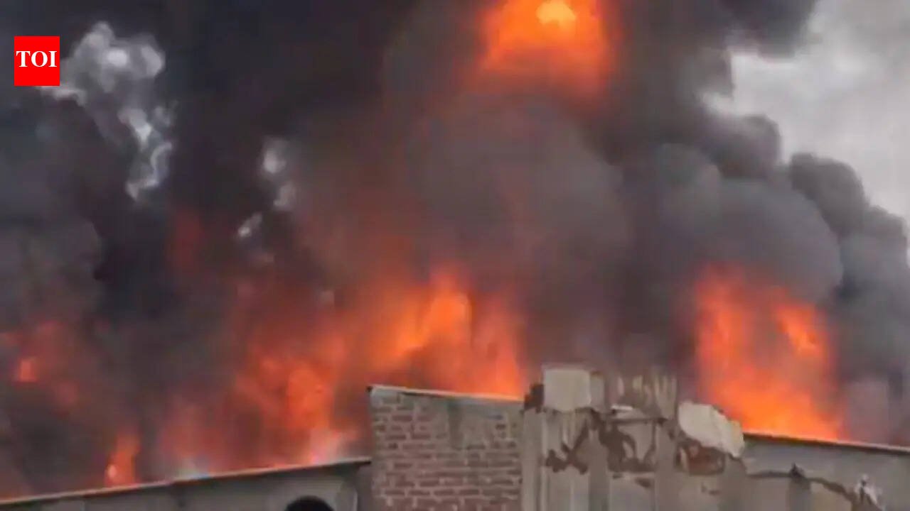 Blaze erupts at chemical godown in Maharashtra’s Bhiwandi | Thane News