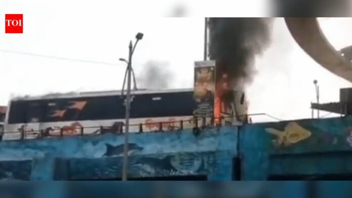 Bus caches fire near Thane railway station; passengers safe | Thane News