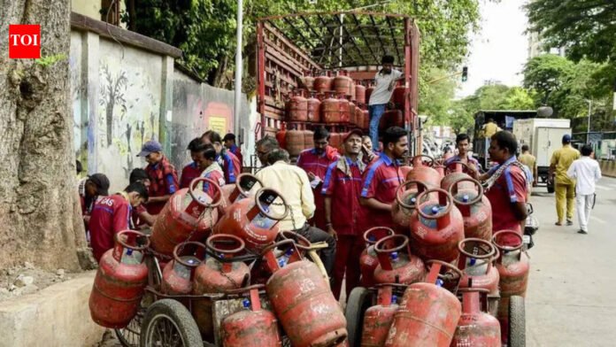 Don’t line up, state has enough LPG stock, say officials | Mumbai News