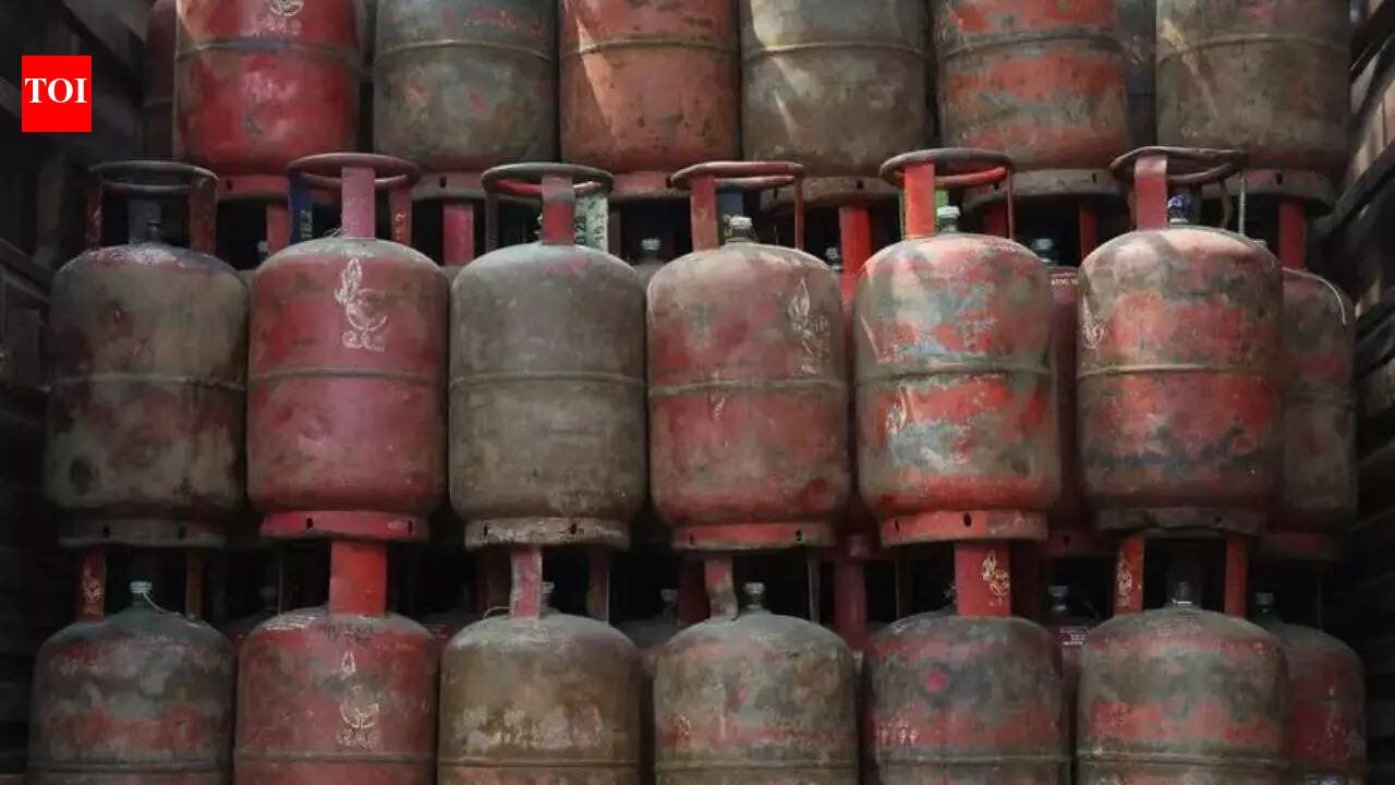 Iran war costs Ambernath & Dombivli industrial units Rs 1,000 crore in 1 month | Mumbai News