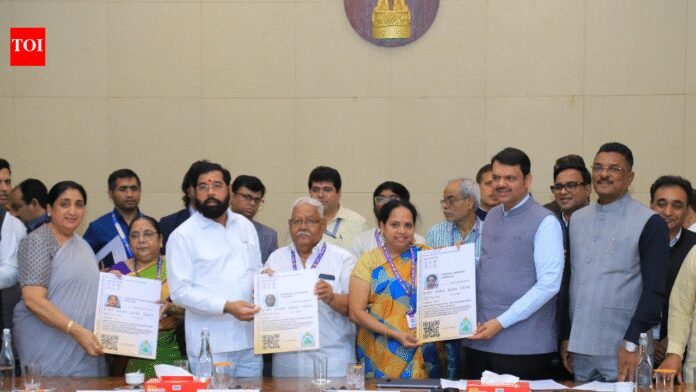 Maharashtra CM Devendra Fadnavis inaugurates MSRTC's NCMC smart card scheme | Mumbai News