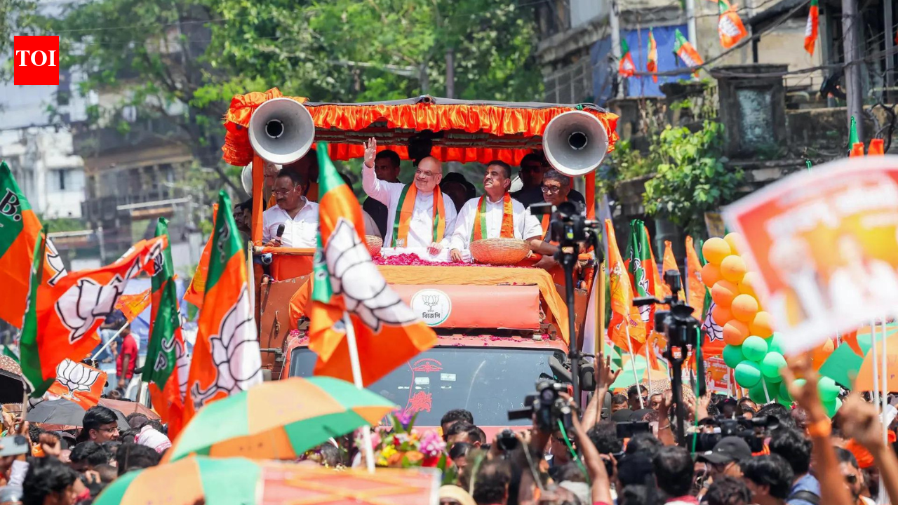 West Bengal polls: EC suspends 4 police officers after TMC workers gatecrash Amit Shah’s Bhabanipur roadshow | India News