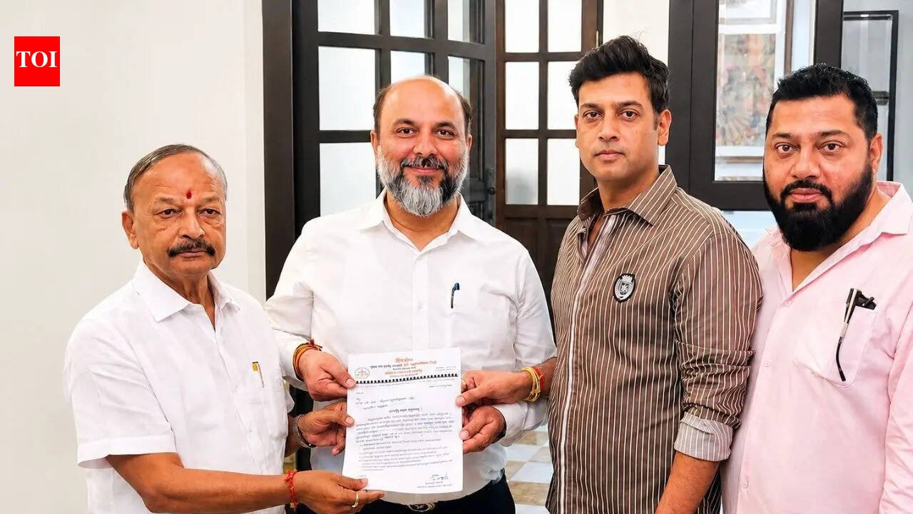 Former Congress leader Vimal Thakkar appointed Shiv Sena traders’ cell chief in Kalyan | Thane News