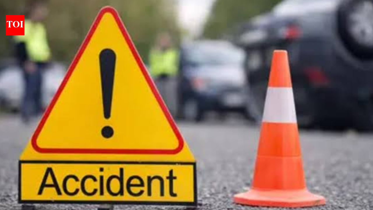 2 dead, 1 injured after gas tanker overturns onto autorickshaw in Thane | Thane News