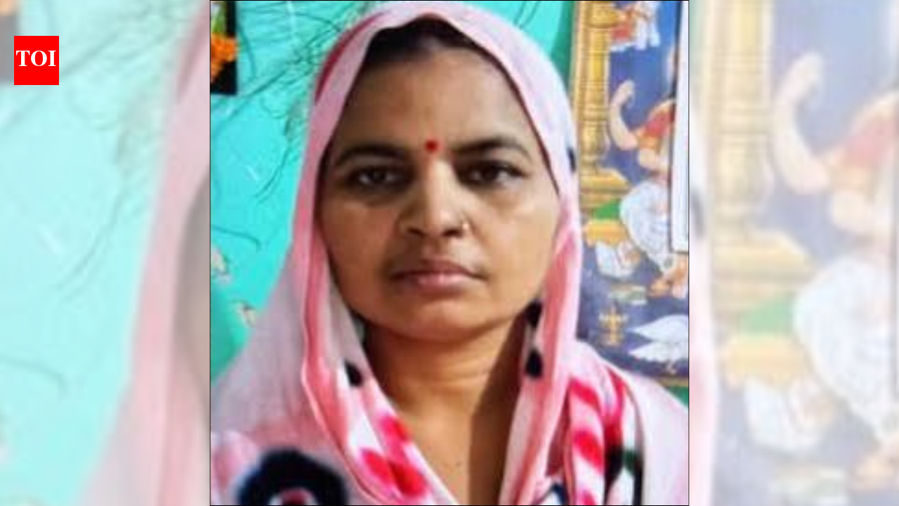 Woman electrocuted while stepping out to buy snacks for children in Dombivli | Thane News
